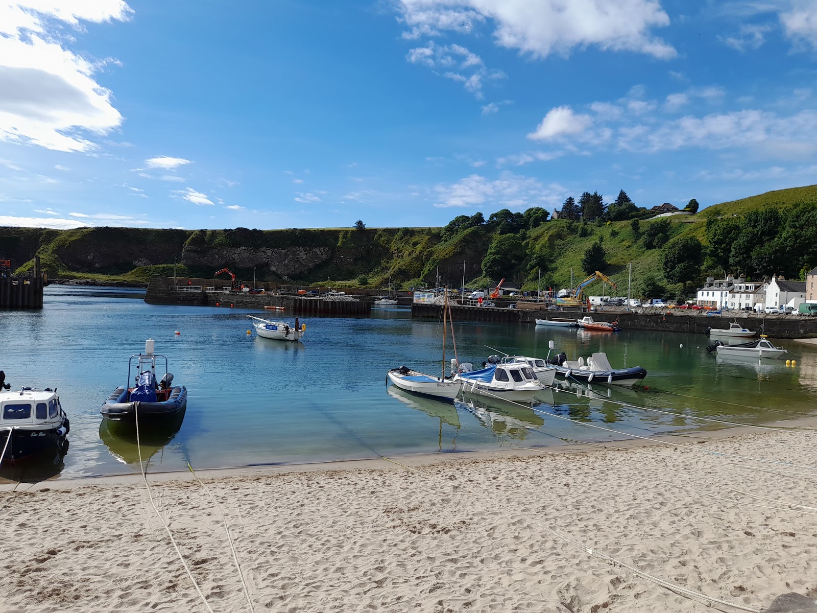 Valokuva Stonehaven Harbour Beachista. mukavuudet alueella