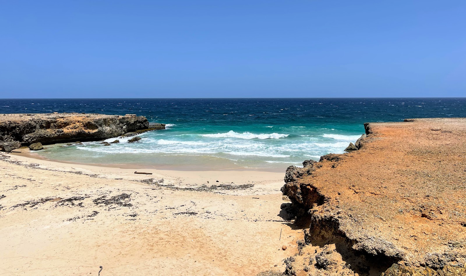 Foto von Dos Playa mit türkisfarbenes wasser Oberfläche
