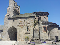 Eglise Saint-Pierre et Saint-Michel à Saint-Urcize du Restaurant français Hotel Remise à Saint-Urcize - n°5