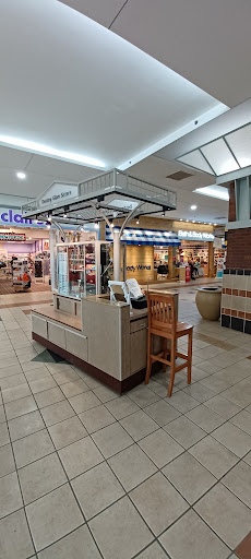 Shopping Mall «Lindale Mall», reviews and photos, 4444 1st Ave NE, Cedar Rapids, IA 52402, USA