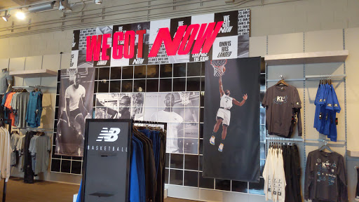 Shoe Store «New Balance», reviews and photos, 270 S Arroyo Pkwy, Pasadena, CA 91105, USA