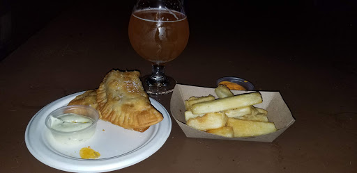 Bar «Craft Conundrum», reviews and photos, 630 Skylark Dr, Charleston, SC 29407, USA