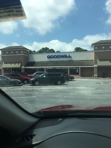 Donations Center «Goodwill of North Georgia: Winder Store and Donation Center», reviews and photos, 39 E May St, Winder, GA 30680, USA