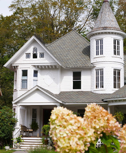 Shadowcrest Guest House