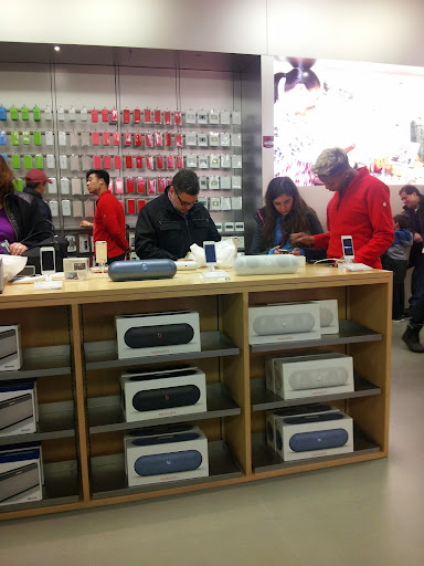 Computer Store «Apple Manhasset», reviews and photos, 1900 Northern Blvd, Manhasset, NY 11030, USA