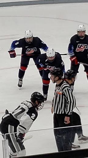 Sporting Goods Store «Beacon Sporting Goods», reviews and photos, 1240 Furnace Brook Pkwy, Quincy, MA 02169, USA