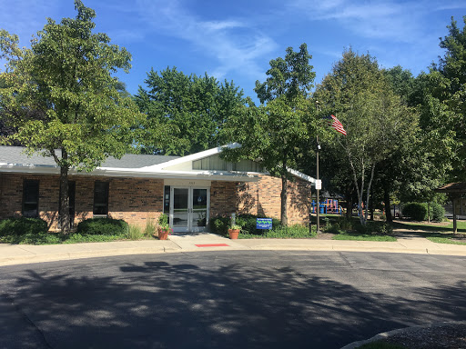 Community Center «Burning Bush Community Center», reviews and photos, 1313 N Burning Bush Ln, Mt Prospect, IL 60056, USA