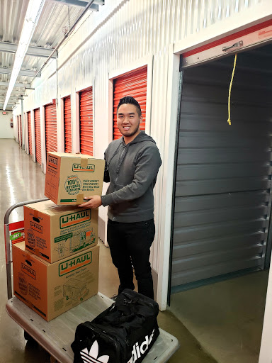 Truck Rental Agency «U-Haul Moving & Storage of Covina», reviews and photos, 1040 N Azusa Ave, Covina, CA 91722, USA