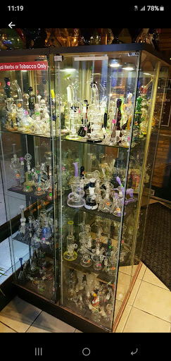 Tobacco Shop «Whole Leaf Tobacco», reviews and photos, 4945 N Milwaukee Ave, Chicago, IL 60630, USA