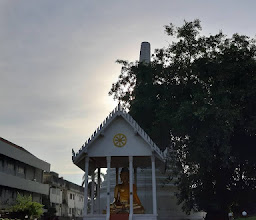Phra Ngoen Garden photo