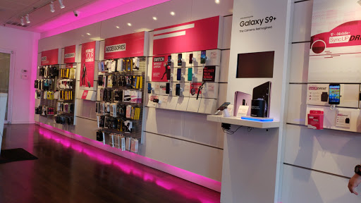 Cell Phone Store «T-Mobile», reviews and photos, 3330 Cobb Pkwy NW #328, Acworth, GA 30101, USA