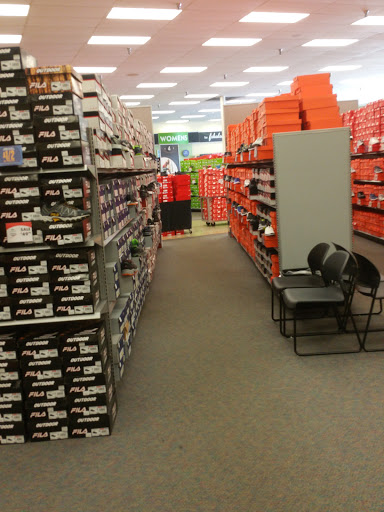 Shoe Store «Shoe Carnival», reviews and photos, 12556 Westheimer Rd, Houston, TX 77077, USA