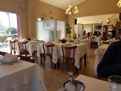 Pericich Restaurante - Funes Santa Fe AR, Candelaria 2085, S2132 BWI, Argentina