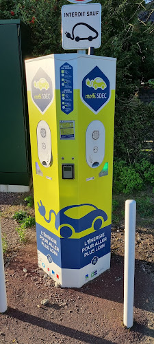 Borne de recharge de véhicules électriques SDE Calvados Charging Station Moyaux
