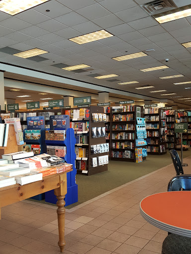 Book Store «Barnes & Noble Booksellers Crabtree Mall», reviews and photos, 4325 Glenwood Ave, Raleigh, NC 27612, USA