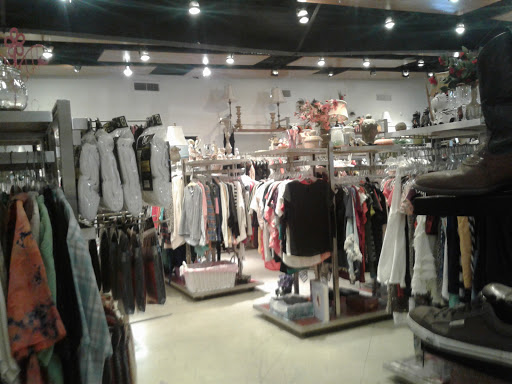 Thrift Store «Goodwill Central Texas Boutique - Westbank», reviews and photos, 2814 Bee Cave Rd, Austin, TX 78746, USA