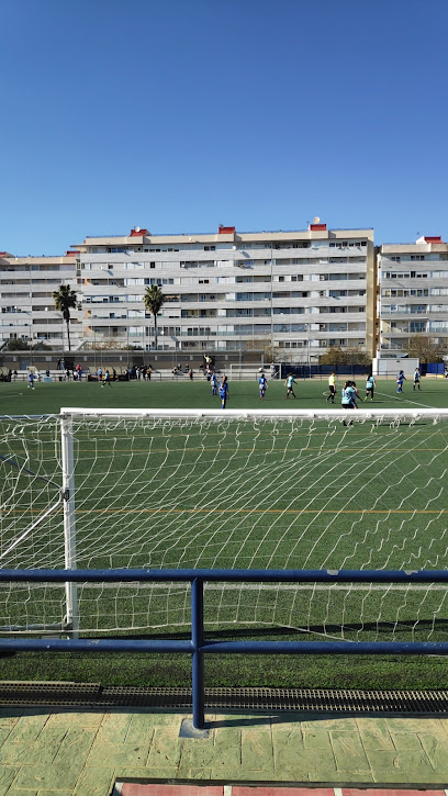 Campo futbol 11 Hytasa - C. Olivar de la Reina, 2, 41006 Sevilla, Spain
