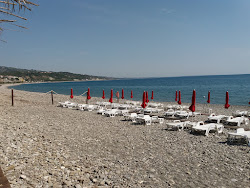 Spiaggia Montegiordano Marina'in fotoğrafı - rahatlamayı sevenler arasında popüler bir yer