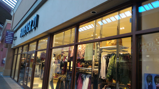 Clothing Store «Forever 21», reviews and photos, 1001 N Arney Rd #1000, Woodburn, OR 97071, USA
