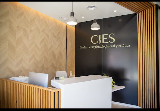 CLíNICA DENTAL CIES - IMPLANTOLOGíA ORAL Y ESTéTICA