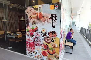 Buta Shabu Beehive image