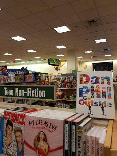 Book Store «Barnes & Noble», reviews and photos, 800 Settlers Ridge Center Dr, Pittsburgh, PA 15205, USA