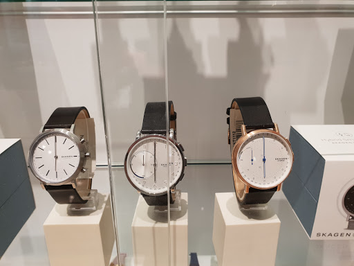 Department Store «Saks OFF 5TH», reviews and photos, 3310 Livermore Outlets Dr, Livermore, CA 94551, USA