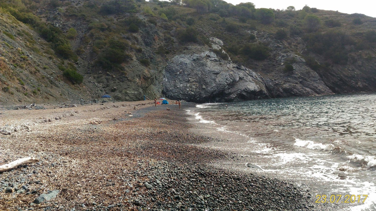 Fotografie cu Spiaggia Le Tombe cu nivelul de curățenie in medie