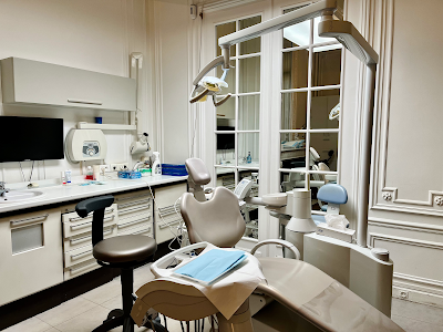 Docteur Marie-Astrid Blanchet - Parodontiste - Paris 8e à Paris