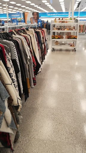 Clothing Store «Ross Dress for Less», reviews and photos, 1020 Veterans Pkwy, Clarksville, IN 47129, USA