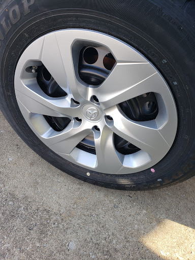 Toyota Dealer «Toyota of Louisville on Dixie Highway», reviews and photos, 6514 Dixie Hwy, Louisville, KY 40258, USA