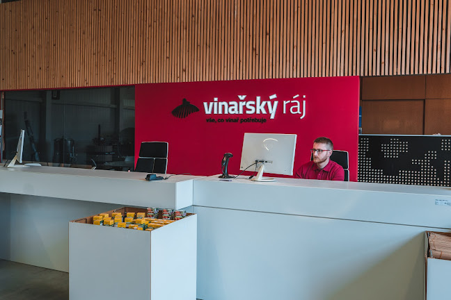 Recenze na Vinařský ráj - vinařské potřeby a nápojové technologie v Brno - Prodejna nábytku