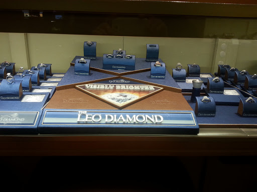 Jewelry Store «Kay Jewelers», reviews and photos, 532 Northtown Dr Space #7, Minneapolis, MN 55432, USA