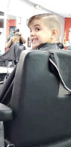 Barber Shop «Headlines Barber Shop», reviews and photos, 6431 E County Line Rd #103, Tampa, FL 33463, USA