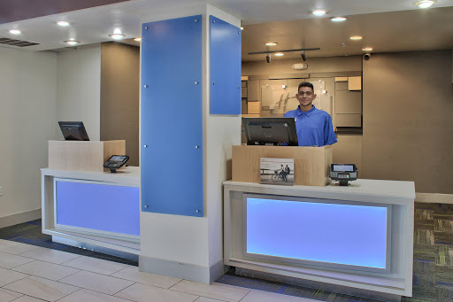 Hotel «Holiday Inn Express Santa Rosa», reviews and photos