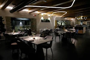 Kayma' Lounge Bar & Restaurant image