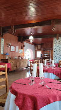 Atmosphère du Restaurant L'Hostellerie de la Croix D'or à Roye cuisine maison - n°4