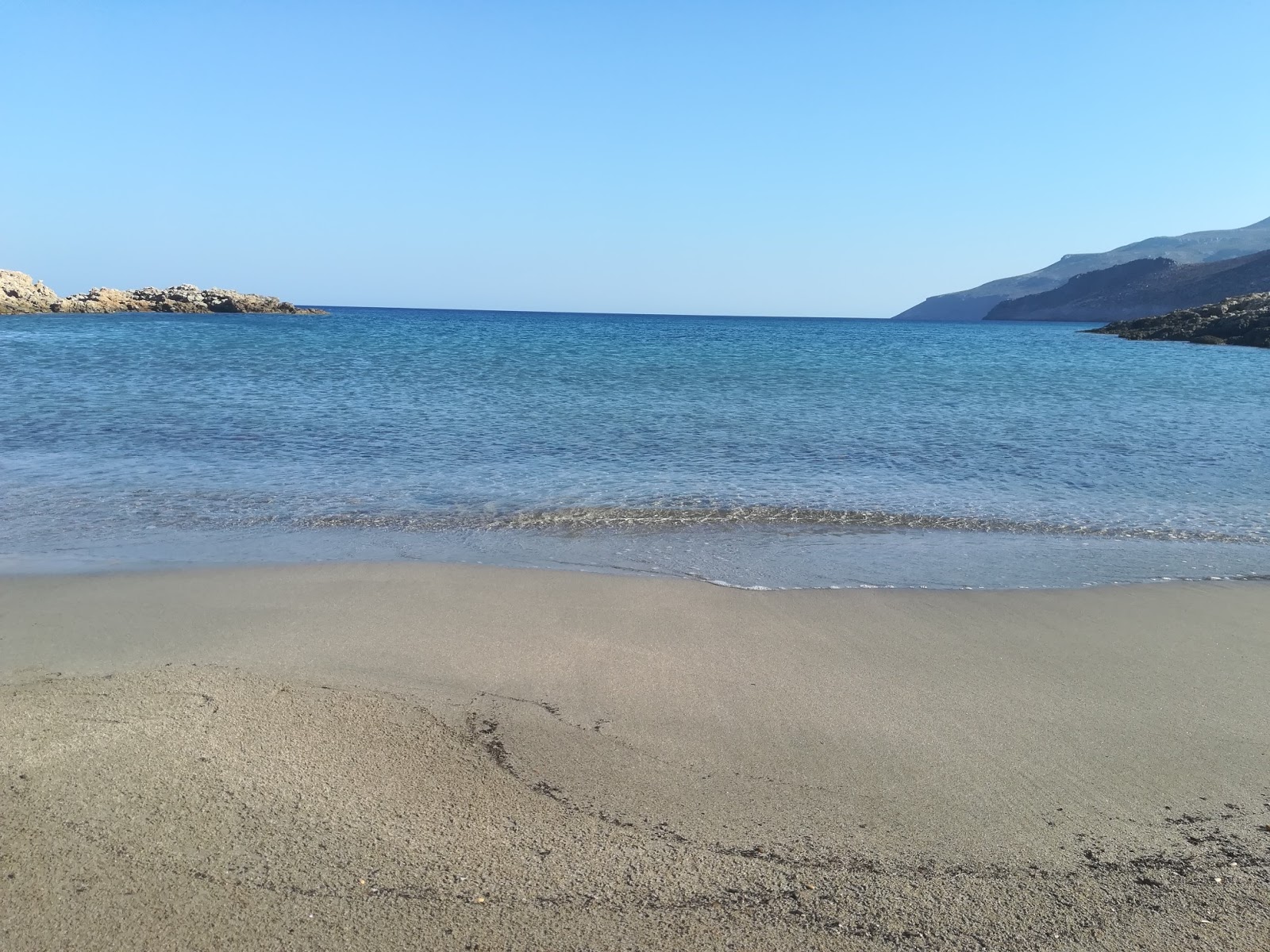 Φωτογραφία του Skinias beach ubicado en área natural