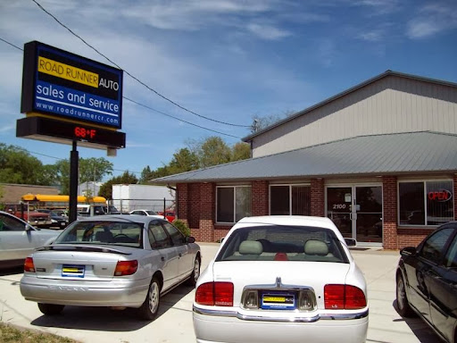 Used Car Dealer «Road Runner Auto Sales & Service», reviews and photos, 2100 16th Ave SW, Cedar Rapids, IA 52404, USA