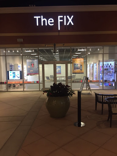 Phone Repair Service «The Fix - Mobile Phone & Computer Repair», reviews and photos, 17057 N Outer 40 Rd, Chesterfield, MO 63005, USA
