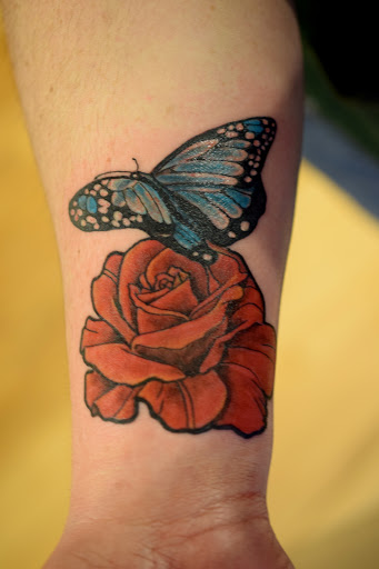 Tattoo Shop «The Shop», reviews and photos, 141 S Grand Ave, Fowlerville, MI 48836, USA