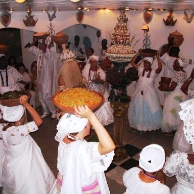 Grand Maitre Marabout Prêtre Sorcier Vénérable Voyant Medium Mystique Spirituel Vaudou Balogoun Du Benin