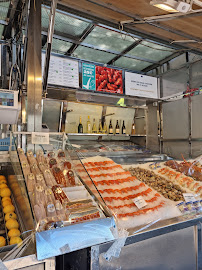 Atmosphère du Restaurant de fruits de mer Pierrot Coquillages Kiosque, Restaurant, Livraison de fruits de mer & Poissons à Marseille - n°10