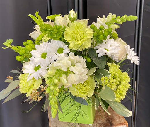 Florist «BloomTown Florist», reviews and photos, 218 W Bay Dr, Largo, FL 33770, USA