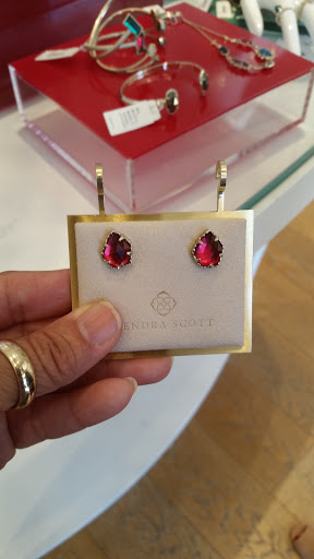 Jewelry Store «Kendra Scott», reviews and photos, 3800 N Lamar Blvd, Austin, TX 78756, USA