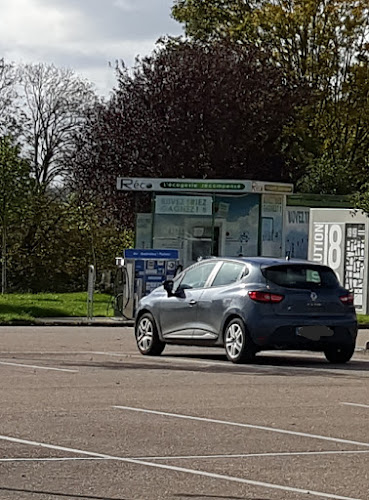 Centre de recyclage Plastic bottle recycling Verdun