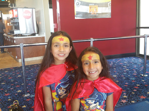 Movie Theater «Cinema 12 Theatre: Classic Cinemas», reviews and photos, 100 L W Besinger Dr, Carpentersville, IL 60110, USA