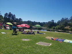 Foto von Praia Fluvial do Trabulo und die siedlung