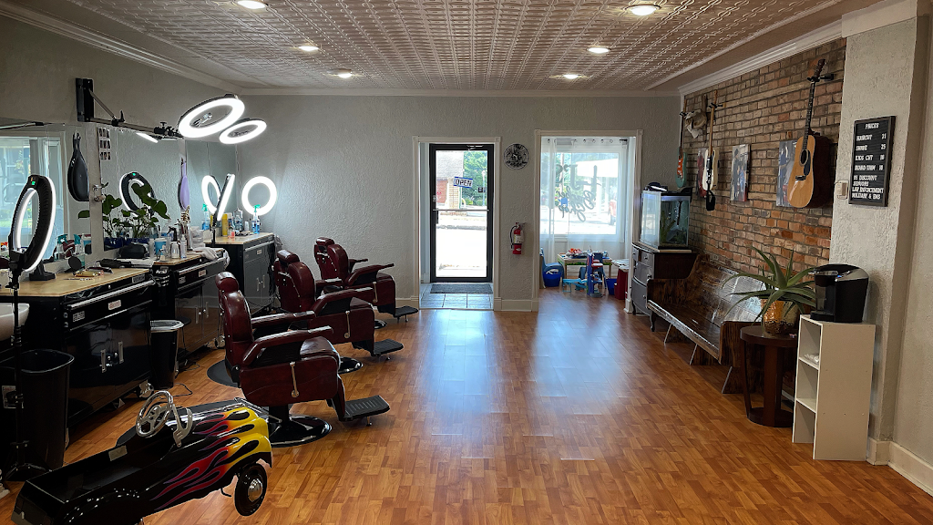Lj’s Barbershop 44904