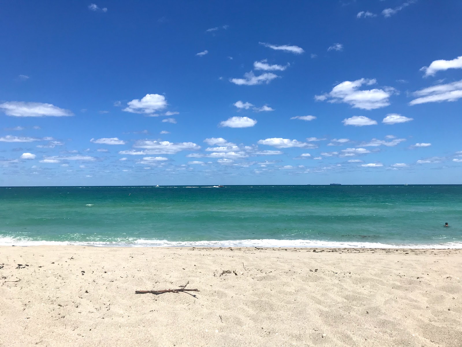 Photo of Haulover beach and the settlement
